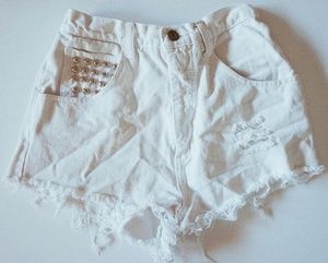 Highwasted white shorts